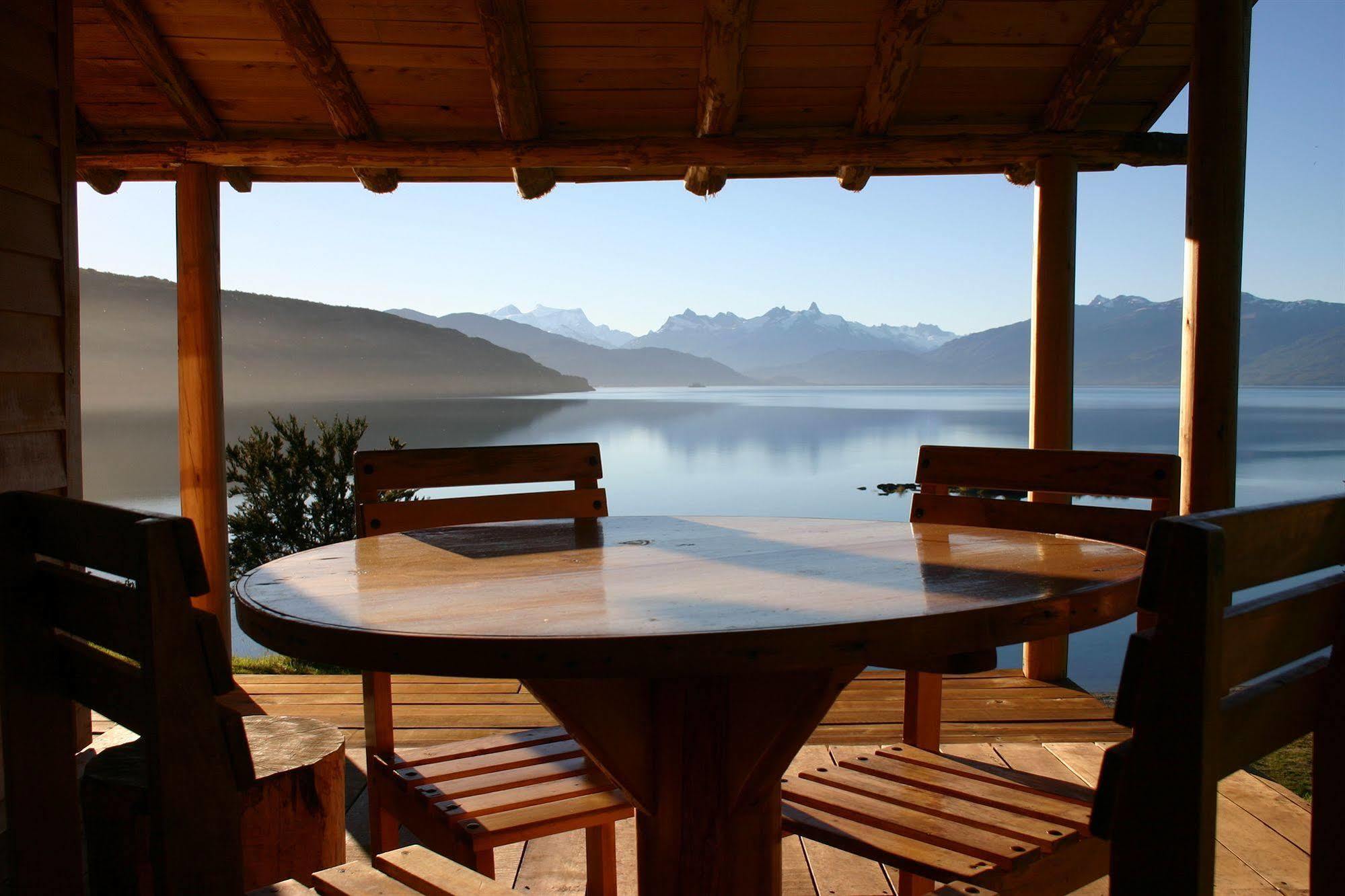 Lodge El Mirador De Guadal Puerto Guadal Bagian luar foto