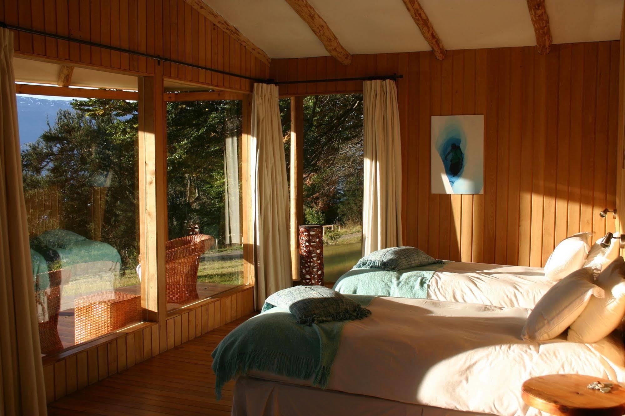 Lodge El Mirador De Guadal Puerto Guadal Bagian luar foto